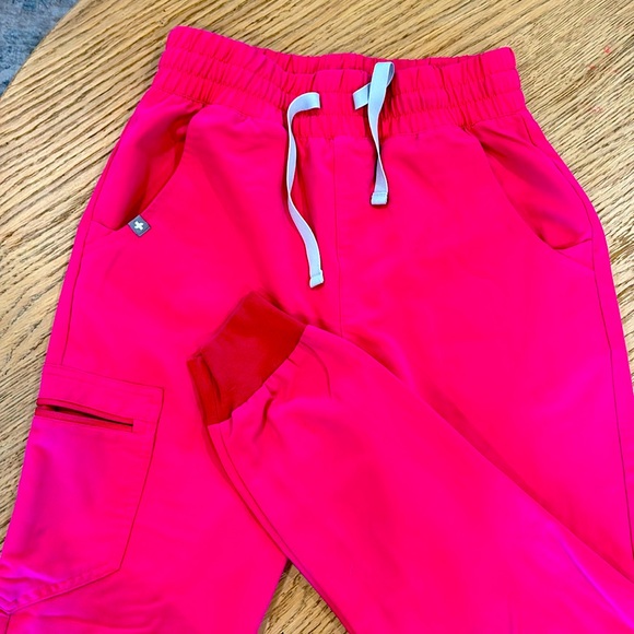 Figs Hi-Waisted Zamora Scrub Pants Pink - Picture 1 of 3